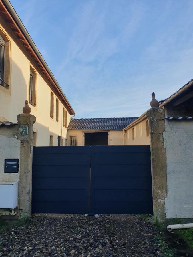 Chez Marie Poppins Apartment Rozerieulles Exterior photo
